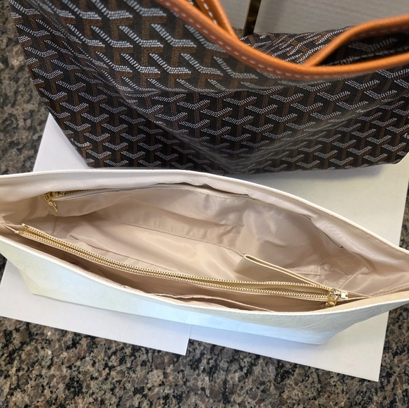 SALE!! Architectural Patterned Women's Tote Bag in Brown, Tan & White - Picture 5 of 9